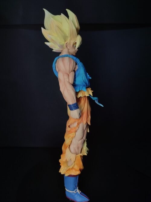 Figura Goku Super Saiyan - Dragon Ball