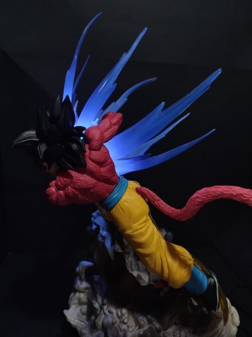 Figura grande Goku Super Saiyan 4 con sistema FDS y alumbrado Led - Dragon Ball