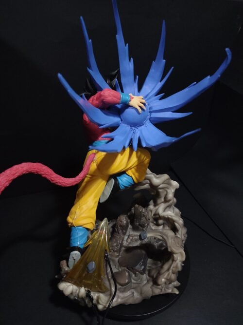 Figura grande Goku Super Saiyan 4 con sistema FDS y alumbrado Led - Dragon Ball
