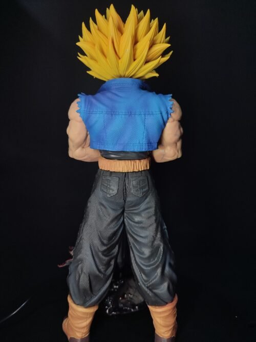 Figura Trunks del futuro con sistema FDS - Dragon Ball