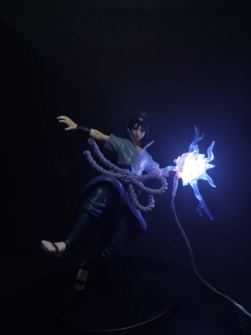 IMG_20250703_061619 Figura Itachi Uchija con Alumbrado Led-Naruto