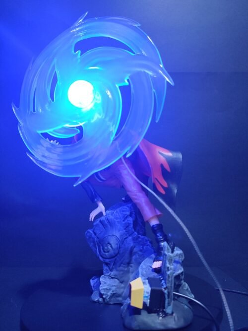 Figura Narutocon sistema FDS y alumbrado