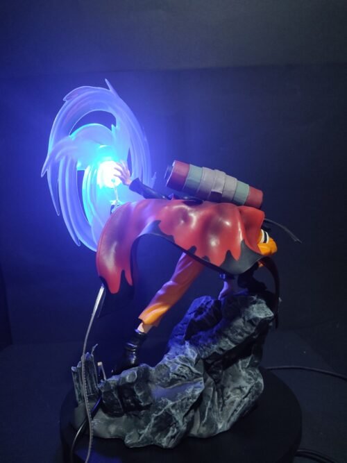 Figura Narutocon sistema FDS y alumbrado