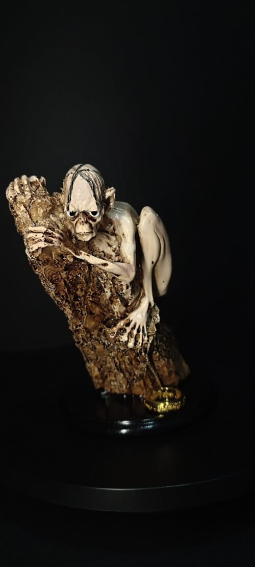 Figura Gollum y anillo - El señor de los anillos