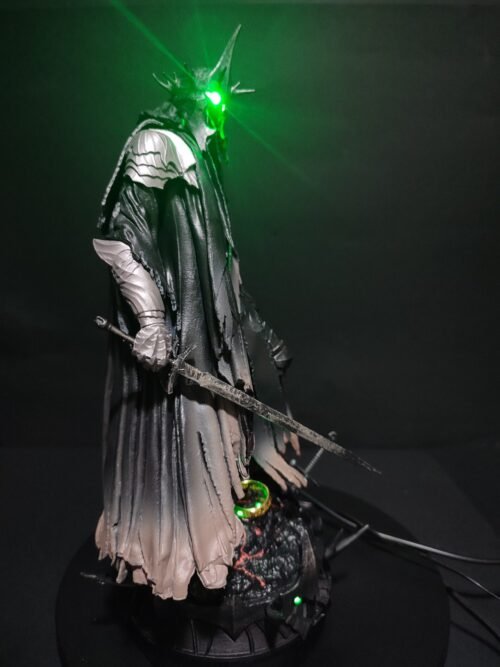 Figura Rey Nazgul con sistema FDS y alumbrado Led - El Señor de los Anillos