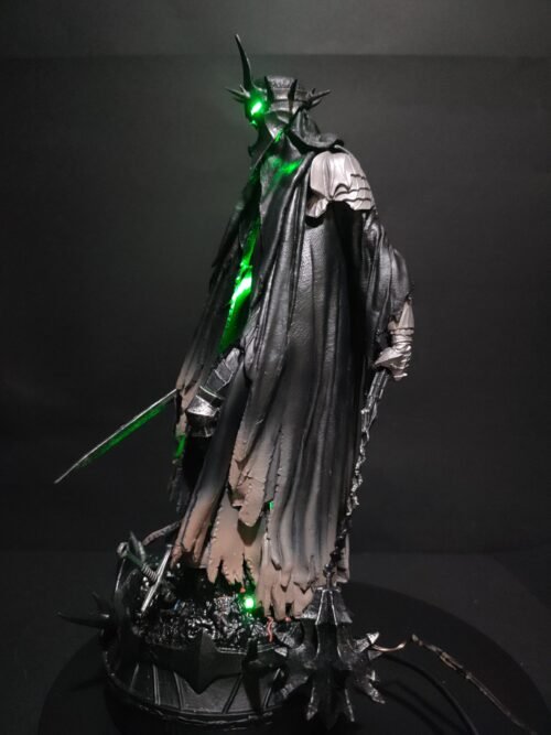 Figura Rey Nazgul con sistema FDS y alumbrado Led - El Señor de los Anillos