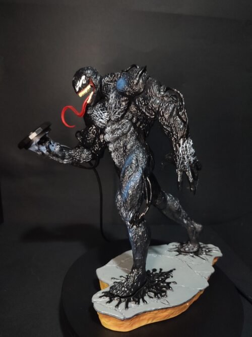 Figura de Venom con sistema FDS