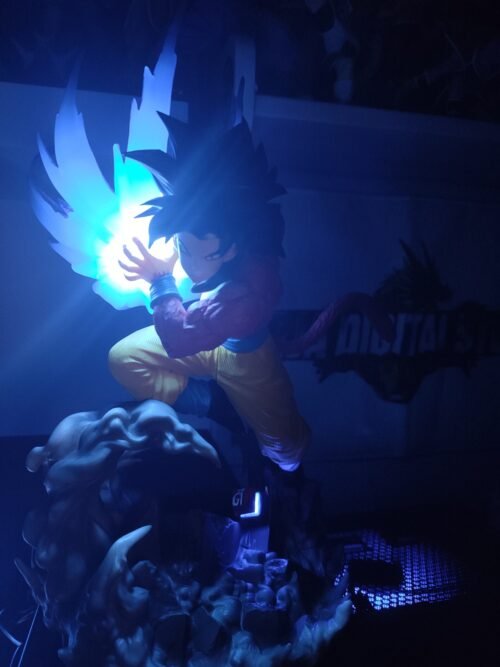 Figura grande Goku Super Saiyan 4 con sistema FDS y alumbrado Led - Dragon Ball