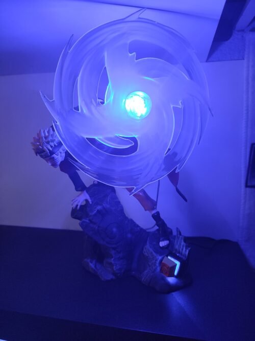 Figura Narutocon sistema FDS y alumbrado